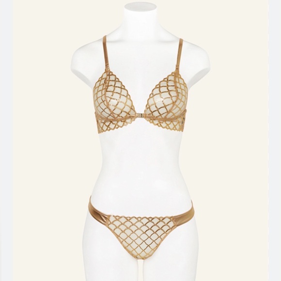 Livy gold lingerie set - Picture 5 of 13